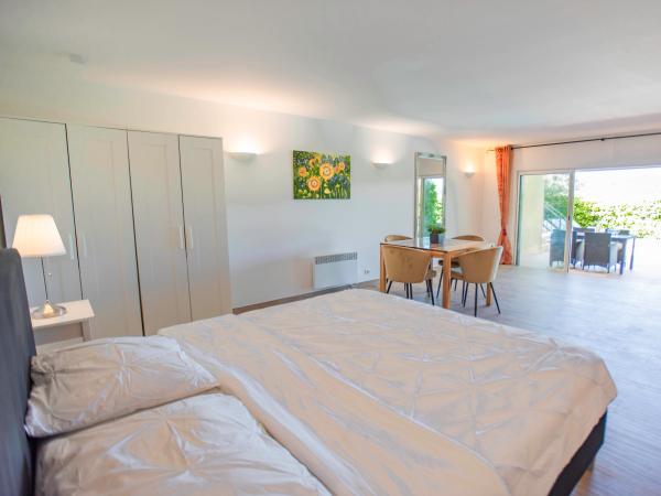 Villa photo 5