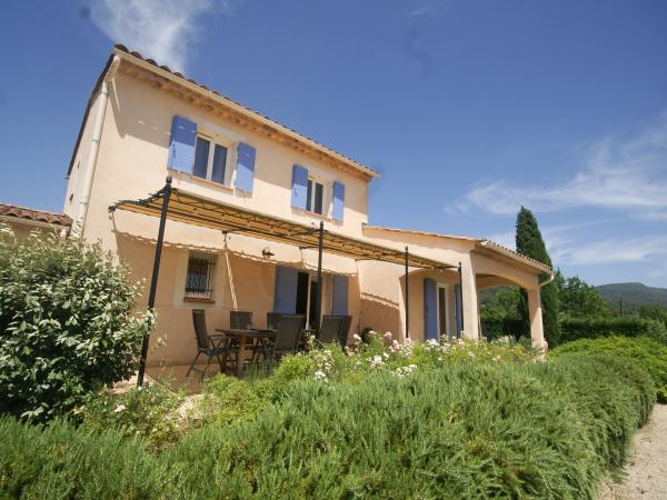 Villa photo 2
