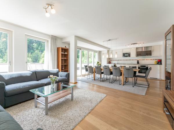 Villa photo 2