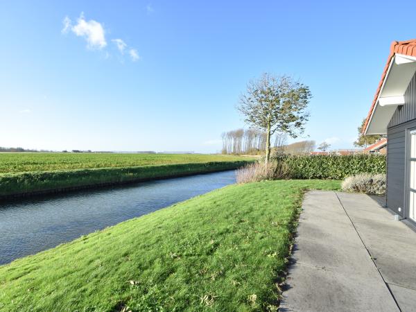 Villa photo 2