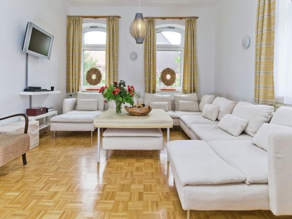 Villa photo 3