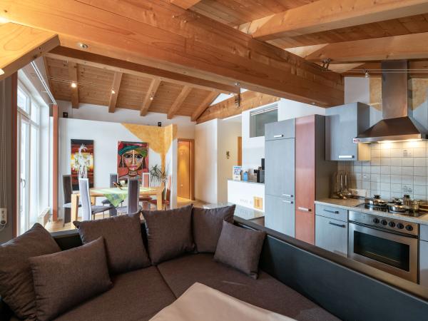 Villa photo 2