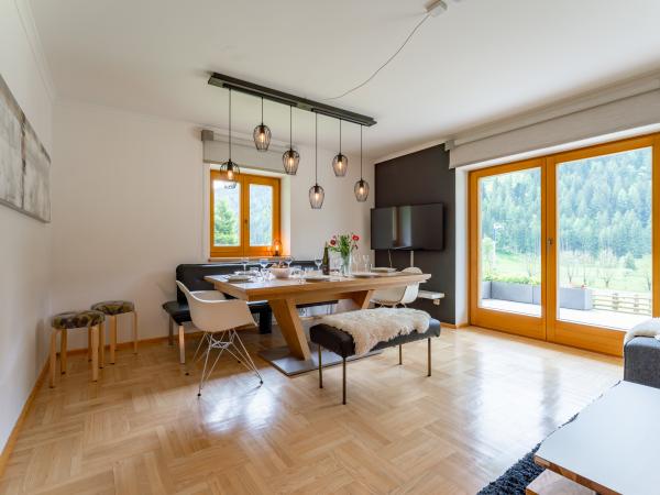 Villa photo 3