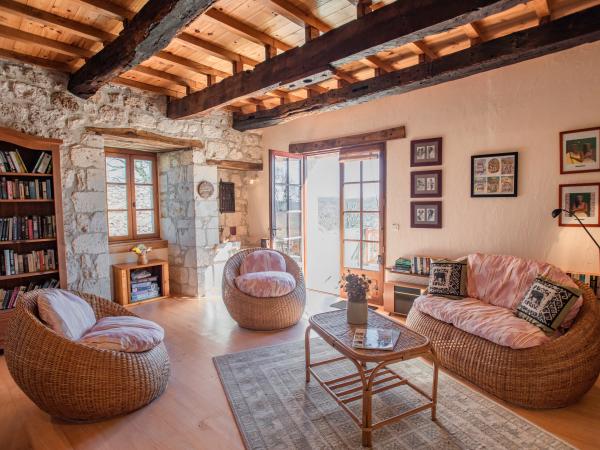 Villa photo 3