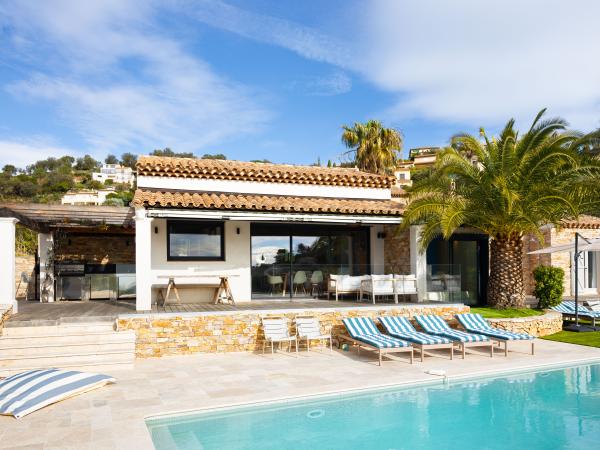 Villa photo 3