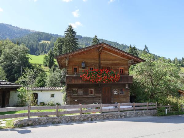 Villa photo 2