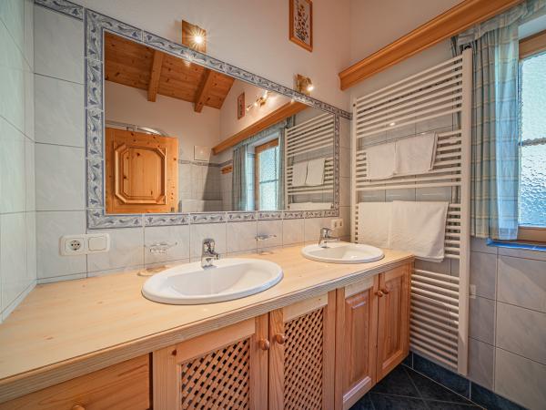 Villa photo 3