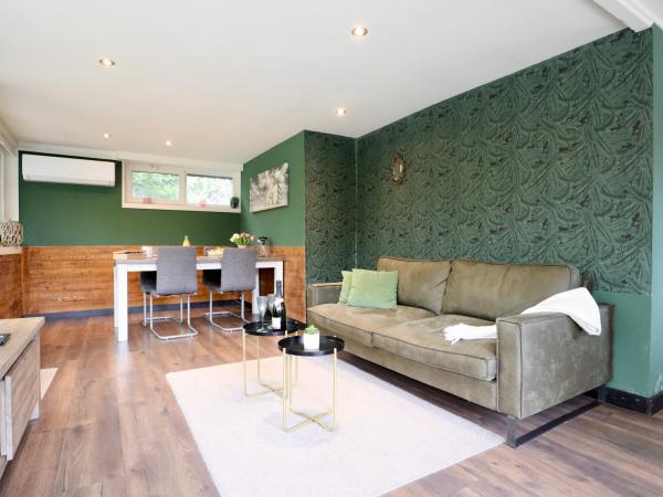 Villa photo 2