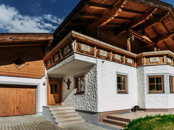 Villa photo 2