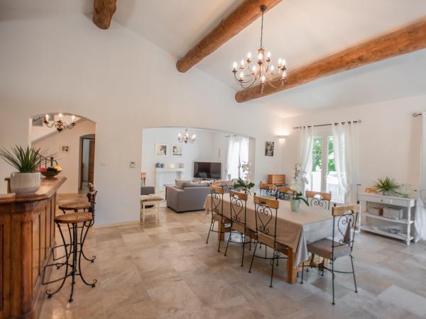 Villa photo 4