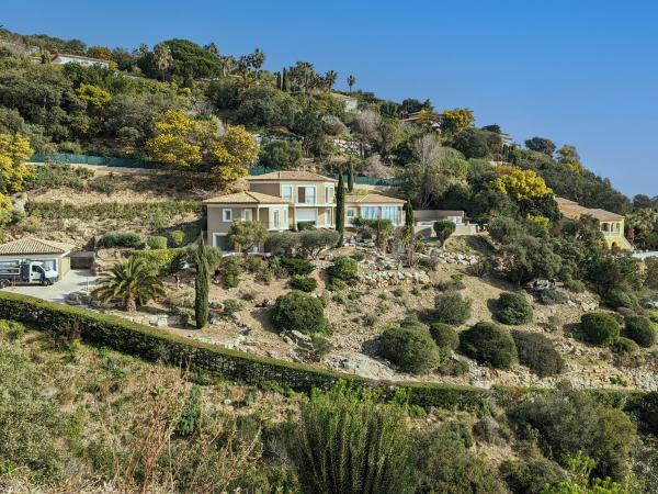 Villa photo 3