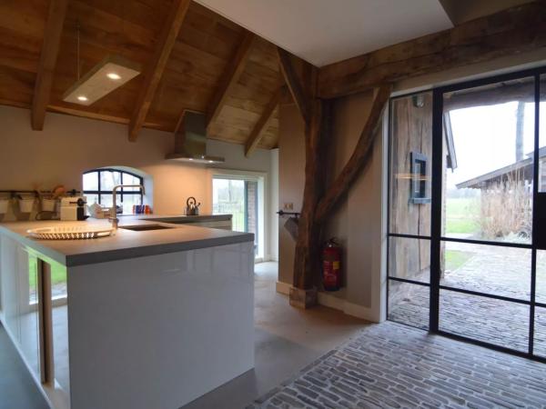Villa photo 3