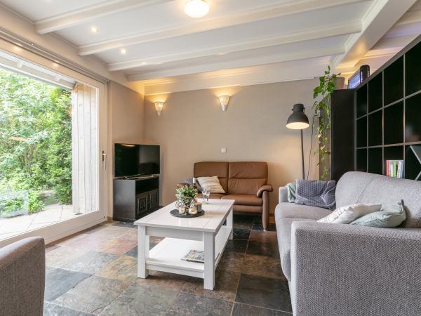 Villa photo 2
