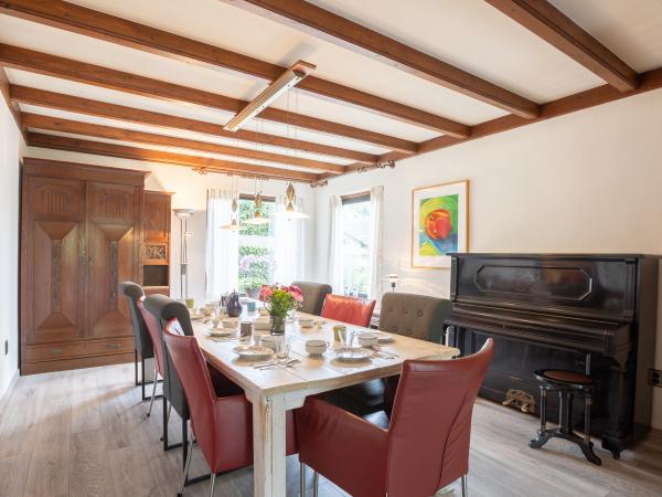Villa photo 3