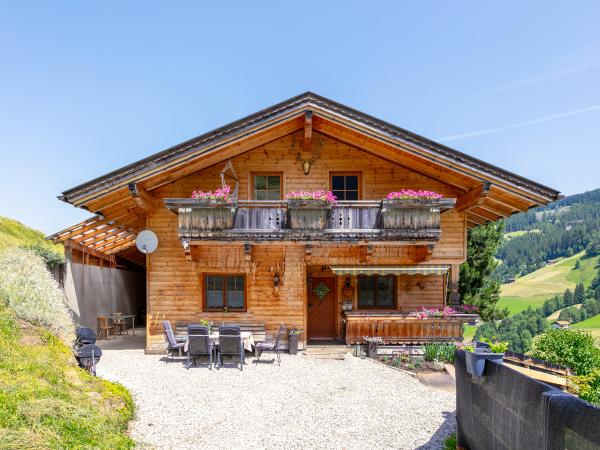 Villa photo 2