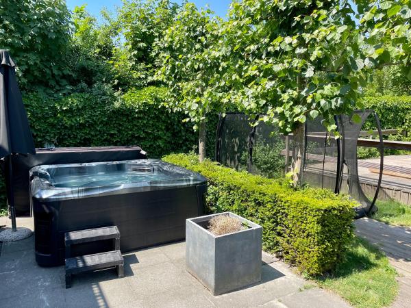 Villa photo 2