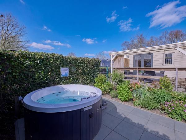 Villa photo 2