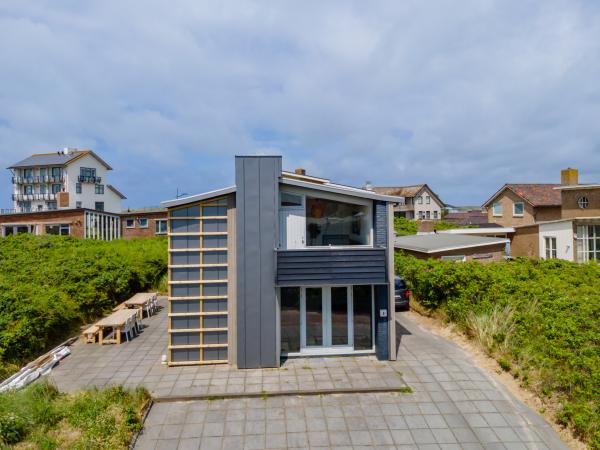 Villa photo 2