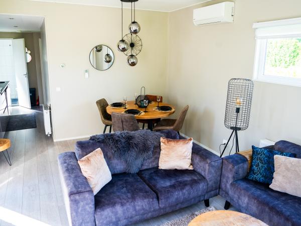 Villa photo 2