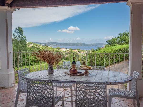 Villa photo 3