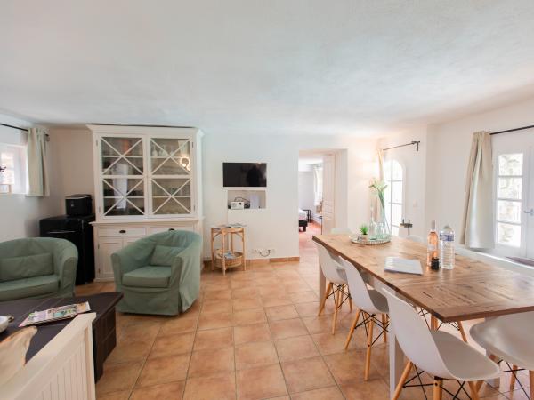 Villa photo 3