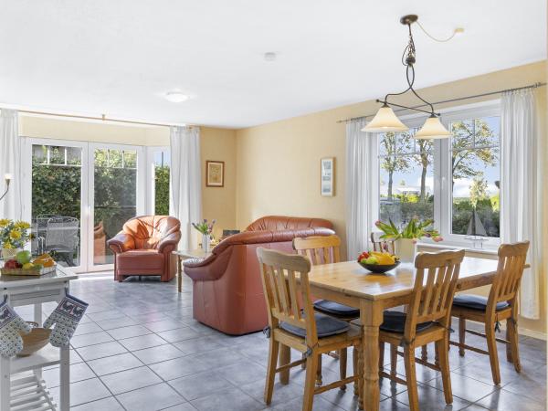Villa photo 2
