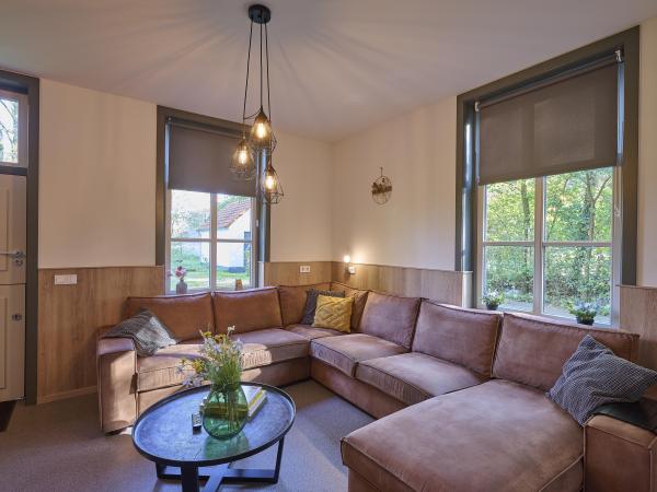 Villa photo 2