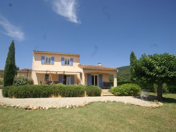 Villa photo 3