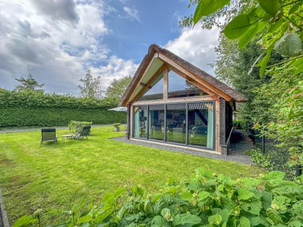 Villa photo 2