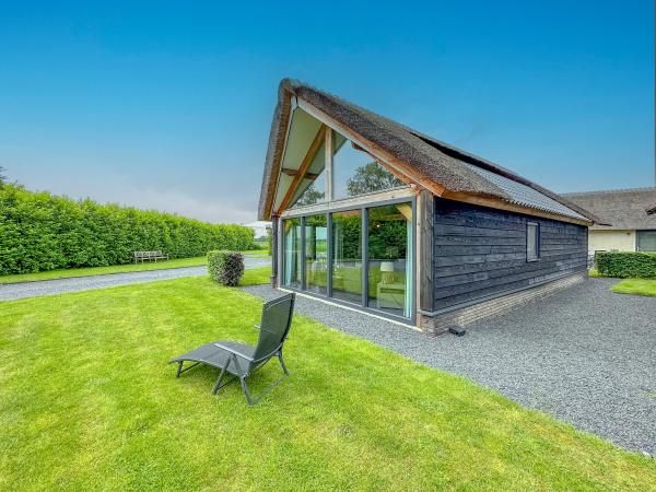 Villa photo 2