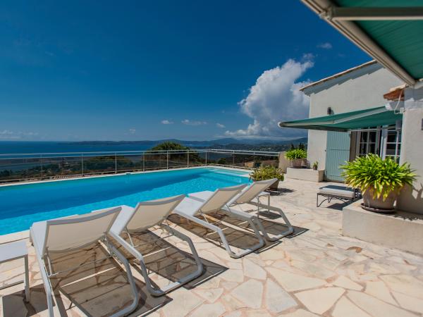 Villa photo 3