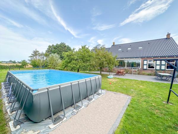 Villa photo 2