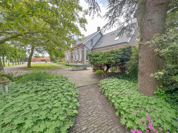 Villa photo 3