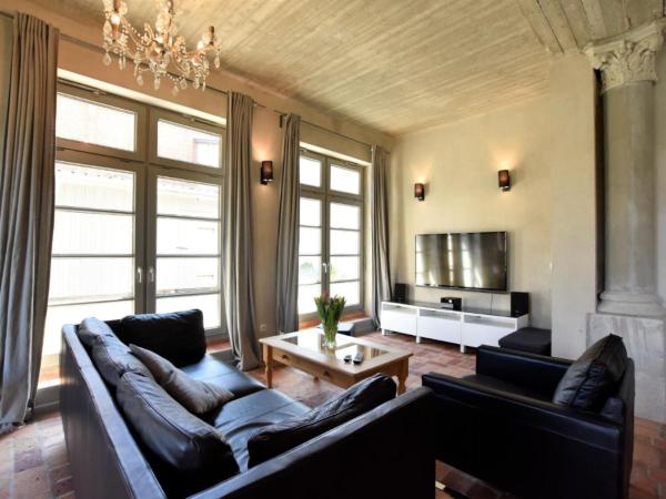 Villa photo 2