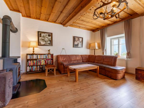 Villa photo 2