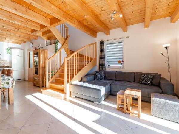 Villa photo 2