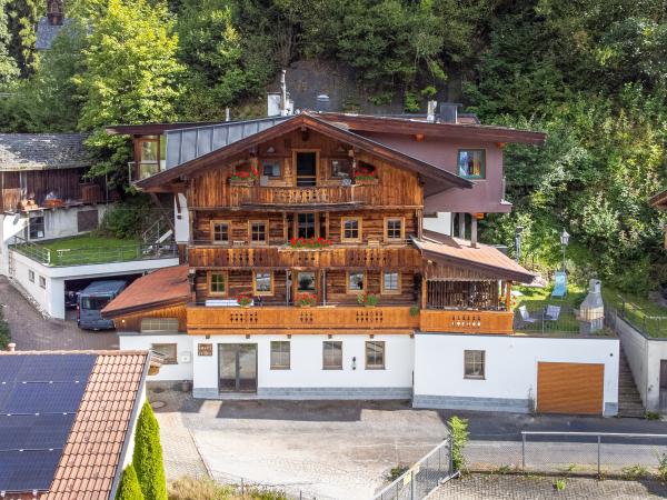 Villa photo 3
