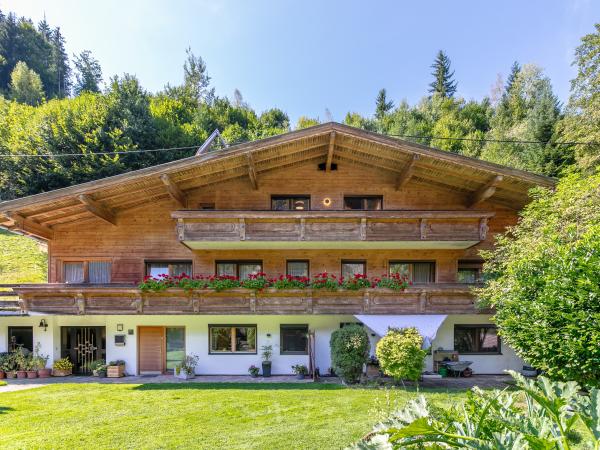 Villa photo 2