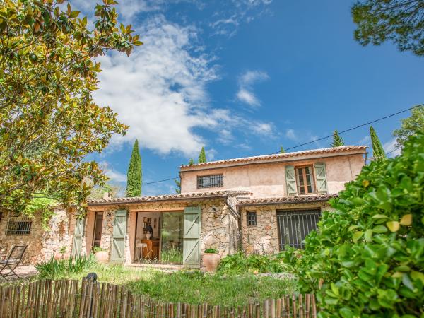 Villa photo 2