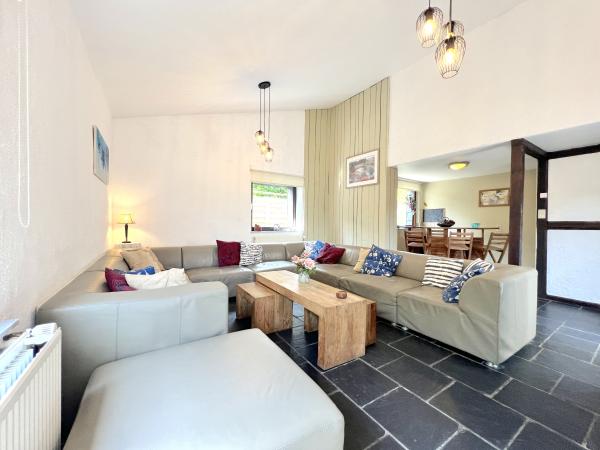 Villa photo 2