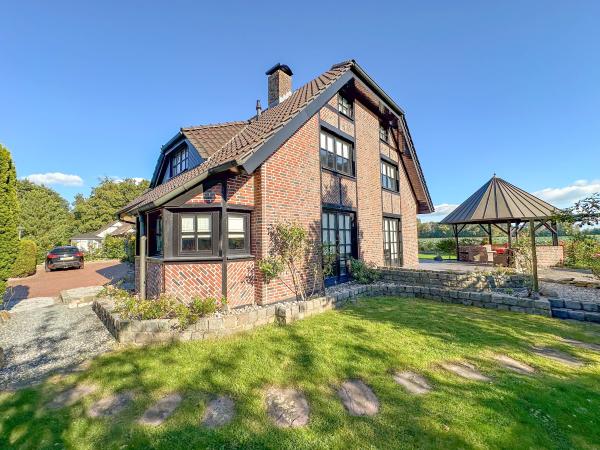 Villa photo 2