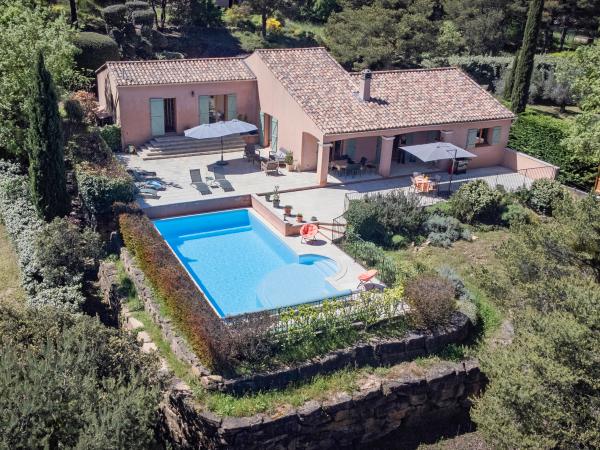 Villa photo 3
