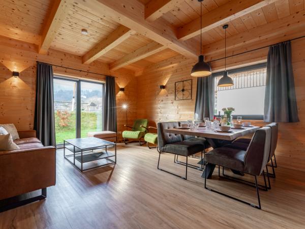 Villa photo 2