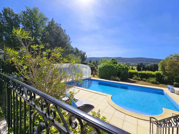 Villa photo 2