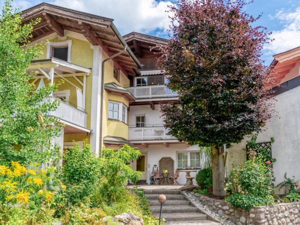 Villa photo 2