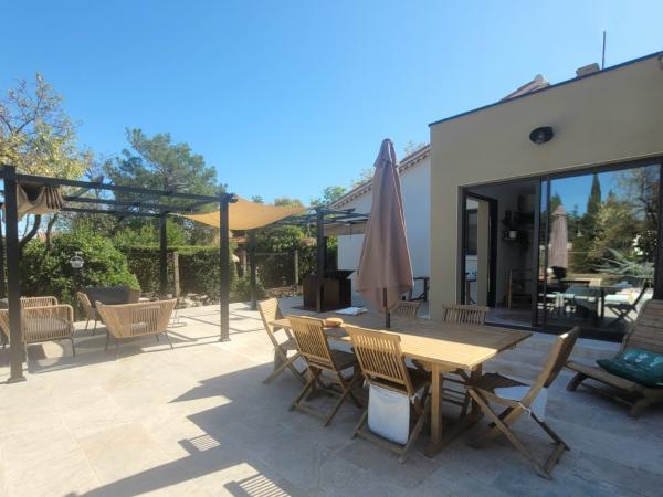 Villa photo 2