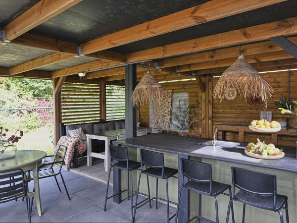Villa photo 2