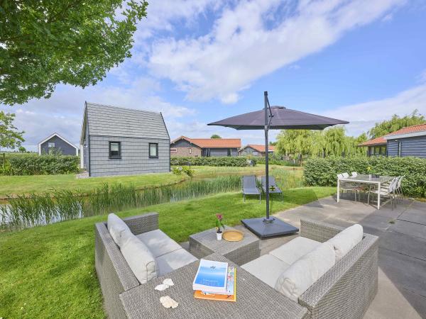 Villa photo 2