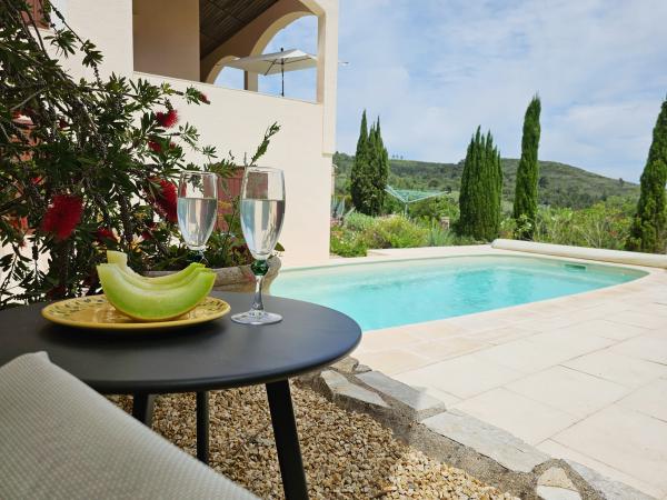 Villa photo 2