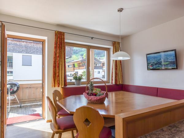 Villa photo 3